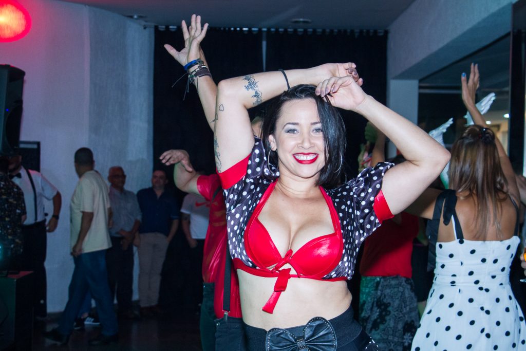 Festa de confraternização com dançarinos na pista por Paulo Matheus Fotógrafo