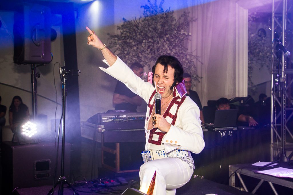 Festa de confraternização de funcionários da Rio Branco com Elvis Presley por Paulo Matheus